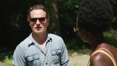 So then she's walking down the
line, and it's really freaky. - The Walking Dead: The Return
