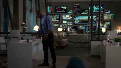 So, if there's anything else
I can do, just let me know. - Supergirl