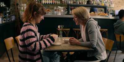 - So, there's something I need to tell you.
- Mmm? - Trying