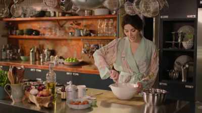 So, these fluffy clouds will get
absorbed into the primrose batter. - Nigella: At My Table