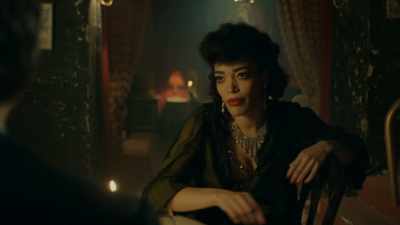 So these people here tonight -
the regulars. Regulars... - Maigret in Montmartre