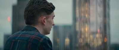 - So, things got pretty mental back there.
- People got hurt, Tom. - iBoy