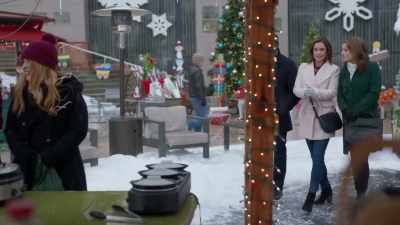 So you think this is
our new chef? - Sister Swap: Christmas in the City