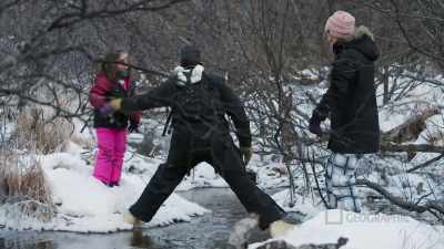 So this time, while
Anzlie is out looking
for spruce hen with us, - Life Below Zero: First Alaskans
