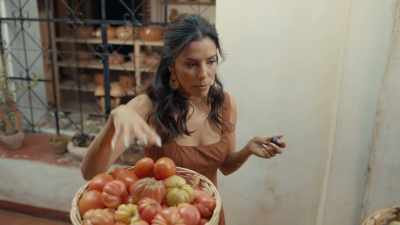 So tomatoes are
from South America, - Eva Longoria: Searching for Mexico
