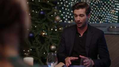 So tonight
I'm dining as a regular patron, - Christmas on the Menu
