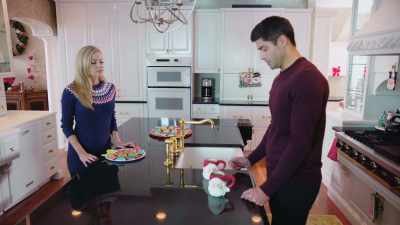 So truce, some hot
chocolate as a peace offering. - A Merry Single Christmas