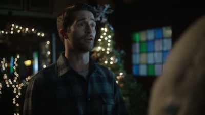 So? Uh, we're close, yes.
He's represented me for years. - The Holiday Exchange