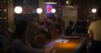 So, uh... so what other great
actresses did you coach? - The Kominsky Method