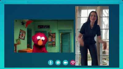 So you wanna get a cloth, right, - Sesame Street: Elmo's Playdate