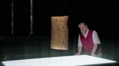 So this was clearly a very
deliberately human-made object. - Strangest Things