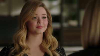 So welcome to my unofficial
I'm not dead party. - Pretty Little Liars: The Perfectionists