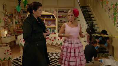 So, we're all sitting around
my dining room table - At Home with Amy Sedaris