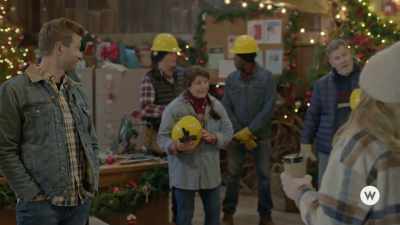 So we're gonna break up
into three groups, - A Tiny Home Christmas