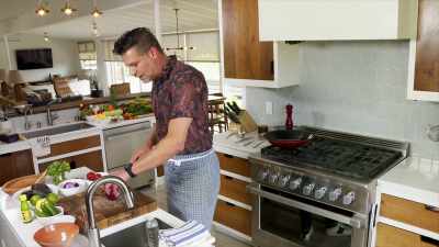 So we're gonna cut the ends, - Selena + Chef