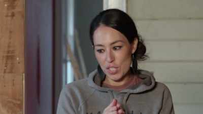 So we're standing here
in the kitchen, - Fixer Upper: Behind the Design