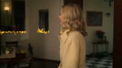 So we're trying to make this
the best Holly Ball ever. - Designing Christmas with You