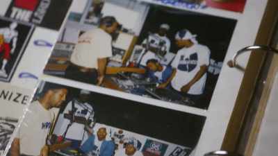 So we's getting college play,
was getting chart action, - Wu-Tang Clan: Of Mics and Men