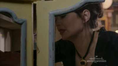 So, what, she didn't intend
to dial the "9", - Garage Sale Mystery: The Art of Murder