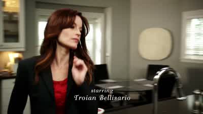 So, what, he lives here now? - Pretty Little Liars