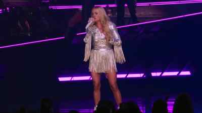 So, what's Mia told you
about me? - Carrie Underwood: Reflection