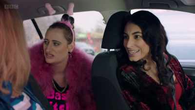 So, who's coming?
Lucy, Millie and Ellie? - The Other One