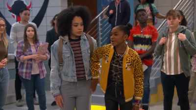 So who's gonna vote for Sadie and Lay Lay? - That Girl Lay Lay