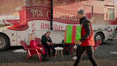 So why don’t you tell
us how you both met? - Ms. Christmas Comes to Town