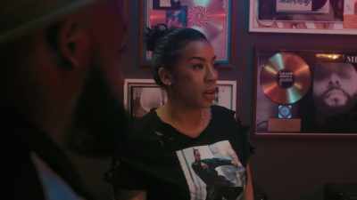 -So, why wait for Ron,
when I can sign you right now? - Keyshia Cole: This Is My Story