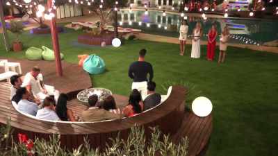 So who will he pick? - Love Island