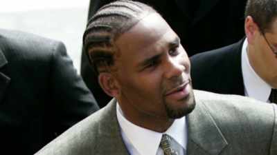So he would look
and he would do, like, a smile - Surviving R. Kelly