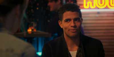 - So you--you didn't expect
to see me here. - Reginald the Vampire