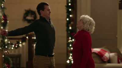 So when your dad comes down
from the roof, - Christmas with the Campbells