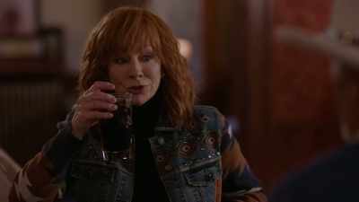 So you're a techie. [chuckles] - Reba McEntire's The Hammer