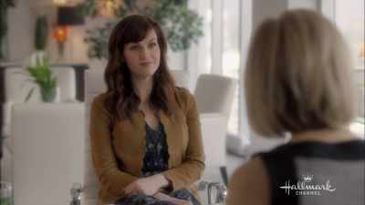 - So you're bluffing?
- Only partially. - All for Love
