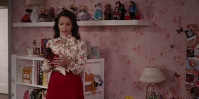 So, you're the same when
it comes to eating in bed, - And Just Like That…