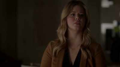 So you're using your code
to figure out who snapped? - Pretty Little Liars: The Perfectionists