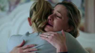 (SOBBING) I'm so sorry.
I'm sorry, honey. - Riverdale