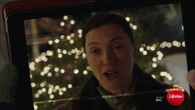 -[sobbing]
-Oh! Oh... - Christmas Unwrapped