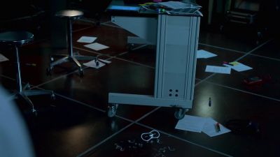 [soft clanking] - Marvel's Runaways