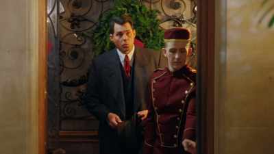 [soft downbeat music] - A Biltmore Christmas