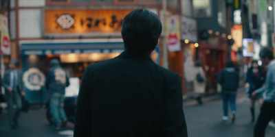 [soft dramatic music] - Tokyo Vice