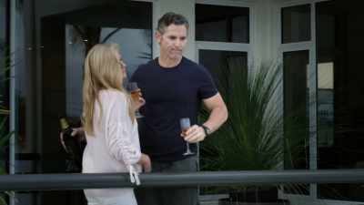 [soft dramatic music] - Dirty John