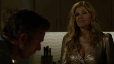 [soft dramatic music] - Dirty John