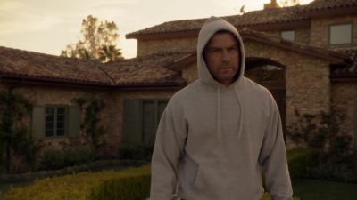 ♪ soft dramatic music ♪ - Ray Donovan