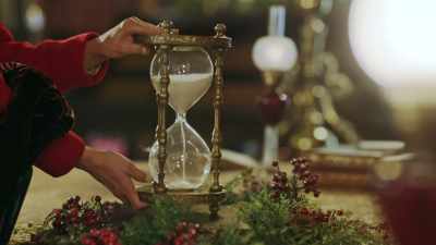 [soft foreboding music] - A Biltmore Christmas