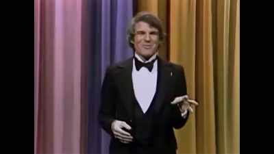 ♪ Soft, low,
sweet and plain,
I feel... ♪ - Robin Williams: Come Inside My Mind