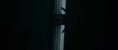 (soft tense music)
(Lacerta clicking) - Alien Invasion