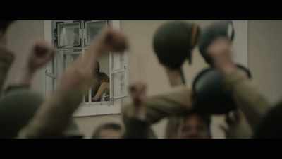 (SOLDIERS CHEERING) - Mudbound