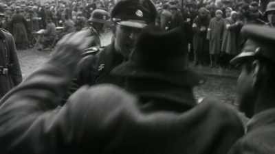 ( soldiers shouting
in German ) - Spielberg